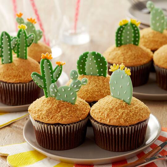 Candy Meltsa Candy Cactus Cupcakes Project